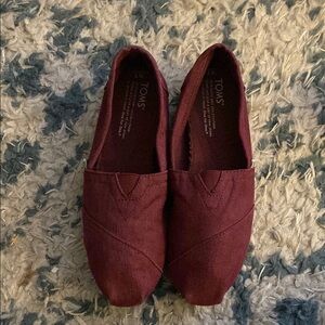 TOMS Women's Burgundy Slip-On Shoes